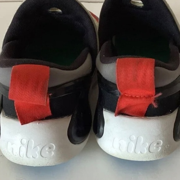 Nike Dynamo Go Water Shoes Slip on Sneakers Kids Children Swim Swimming - Picture 4 of 4